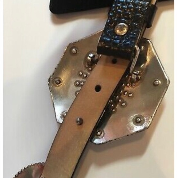 Christine Alexander Medallion w/Swarovski Crystals - Picture 8 of 13